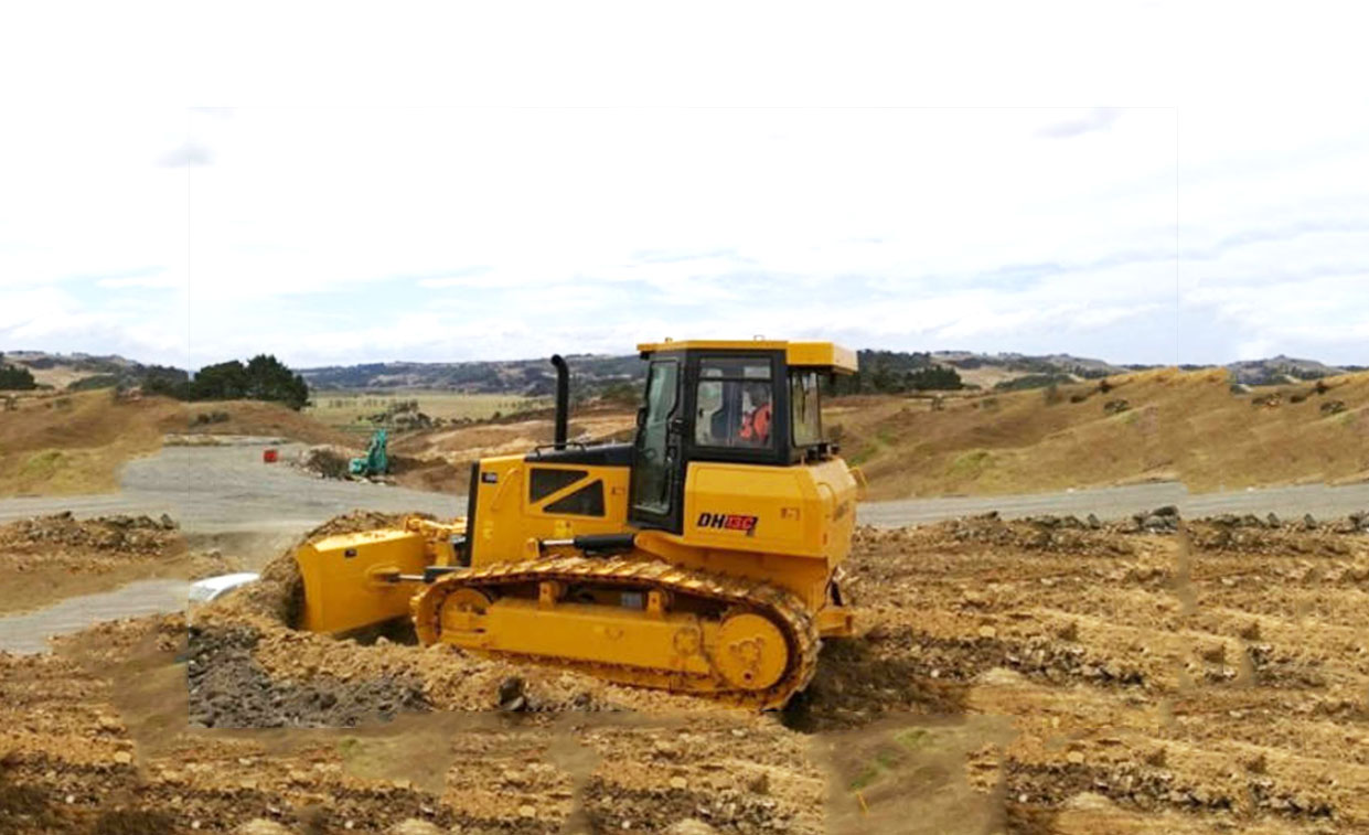 DH13C2 hydrostatic bulldozer for earthwork transport operation in New Zealand